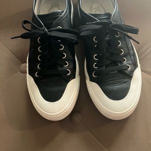 Tod’s - Gorgeous black leather shoes size 37.5 or 7 US